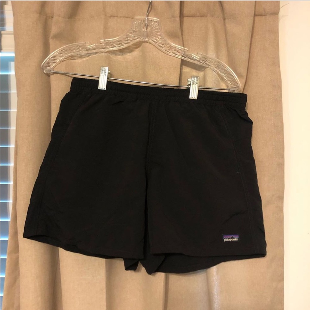 Patagonia women’s baggies 5”